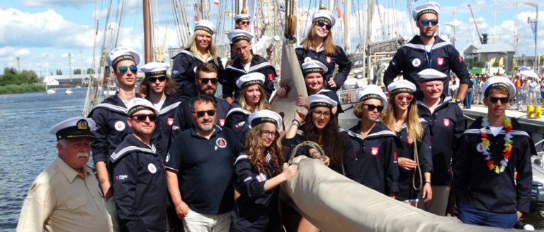 GRATULACJE DLA ZAŁOGI JACHTU GENERAŁ ZARUSKI