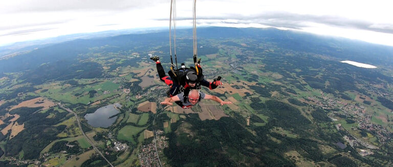 SKACZEMY WSPIERAJĄC PROJEKT TOMKA