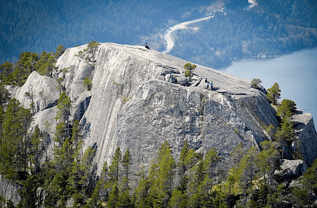 Kanada: nocna akcja ratunkowa z użyciem dronów na Stawamus Chief 13.08.2026